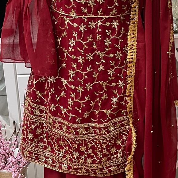 Women dress - Picture 5 of 6